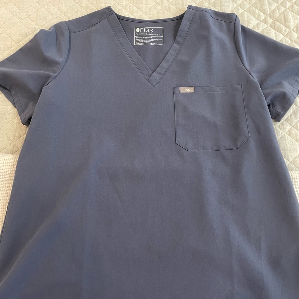 Figs Women’s Space Navy Catarina One Pocket Scrub Top